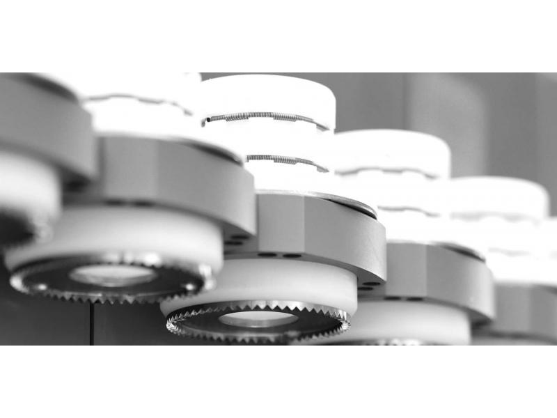 Kalles från tom tub till fylld låda